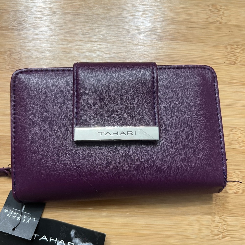 NWT Tahari Wallet